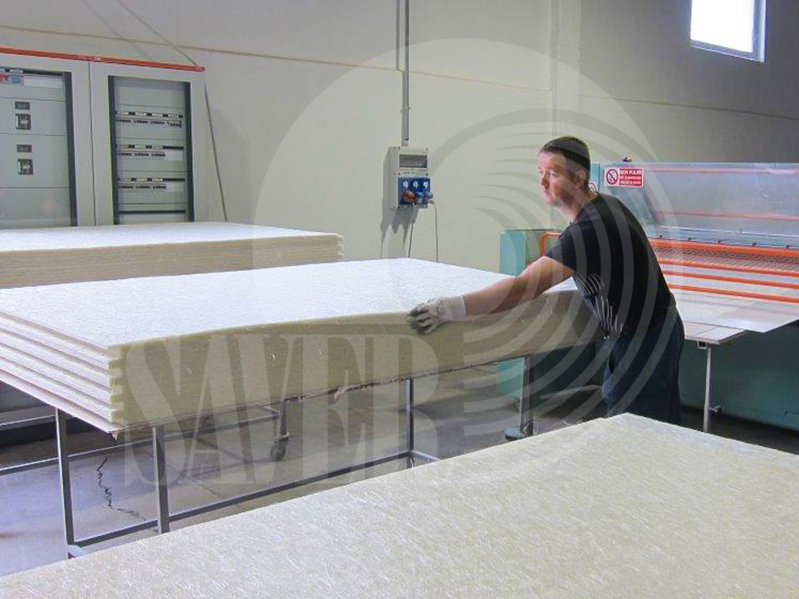 Glass mat on polyester resin sheet laminates by SAVER Alumen